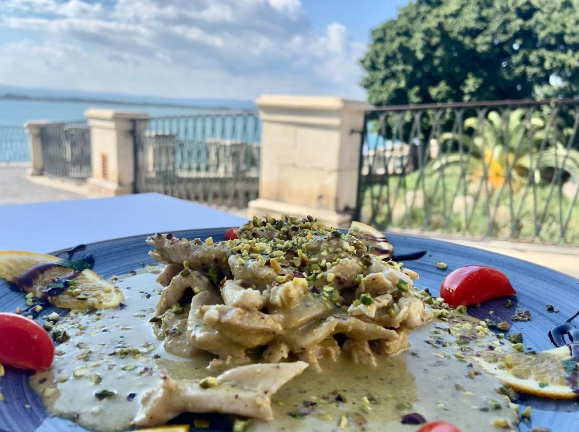 Straccetti di pollo in crema di pistacchio