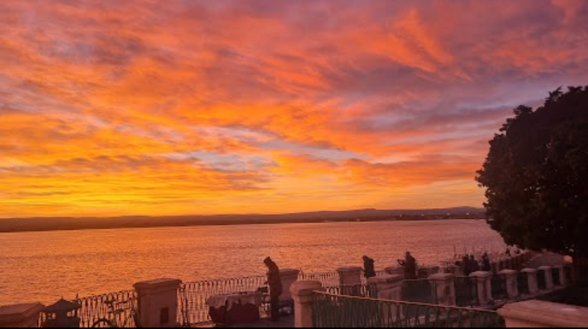 Tramonto sul mare di Siracusa dal lungomare Alfeo